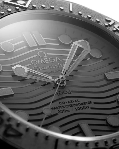 Omega Black Black Seamaster Diver 300M 43.5 mm, black ceramic on rubber strap 210.92.44.20.01.003 - Image 3