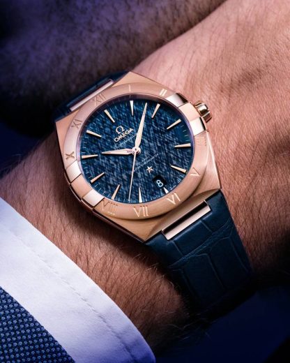 Omega Constellation 39 mm, Sedna™ gold on leather strap 131.53.39.20.03.001 - Image 4