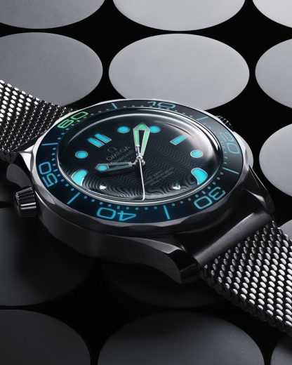 Omega James Bond 60th anniversary Seamaster Diver 300M 42 mm, steel on steel 210.30.42.20.03.002 - Image 5