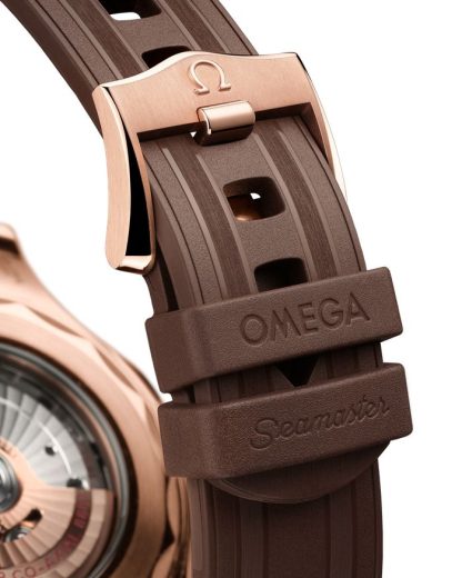 Omega New Seamaster Diver 300M 42 mm, Sedna™ gold on rubber strap 210.52.42.20.04.001 - Image 4