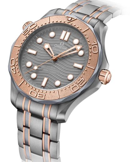Omega Seamaster Diver 300M 42 mm, titanium - tantalum - Sedna™ gold on titanium - tantalum - Sedna™ gold 210.60.42.20.99.001 - Image 3
