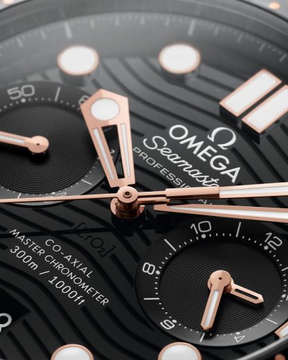 Omega Seamaster Diver 300M 44 mm, steel - Sedna™ gold on rubber strap 210.22.44.51.01.001 - Image 3