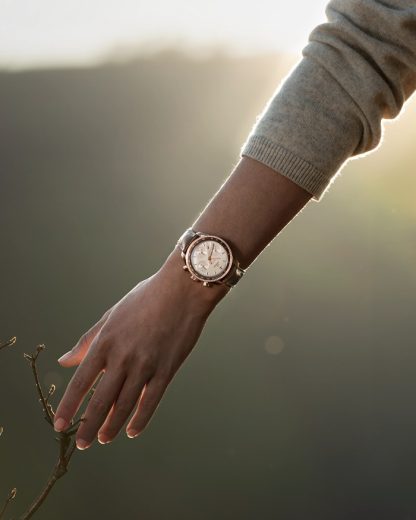 Omega Speedmaster 38 38 mm, Sedna™ gold on leather strap 324.68.38.50.02.003 - Image 5