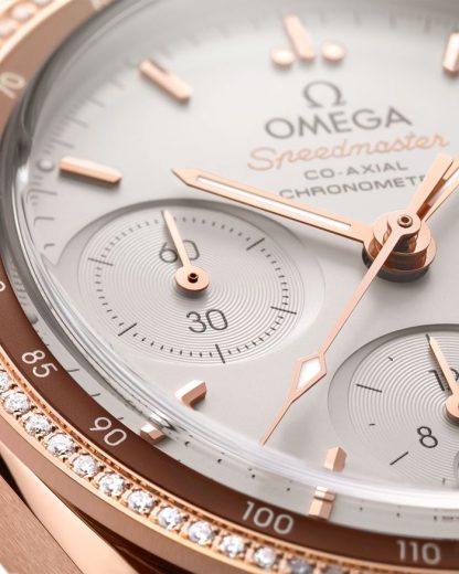 Omega Speedmaster 38 38 mm, Sedna™ gold on leather strap 324.68.38.50.02.003 - Image 3