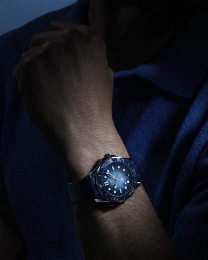 Omega Summer Blue Seamaster Diver 300M 42 mm, steel on rubber strap 210.32.42.20.03.002 - Image 4